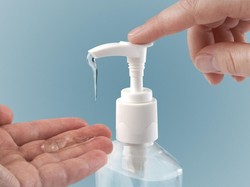 Tragis, Pria Ini Masuk UGD Gara-gara Alergi Hand Sanitizer