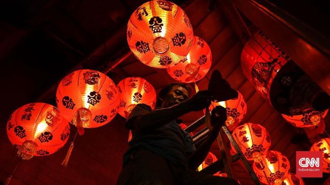 Beberapa tahun terakhir penggunaan mercon sebagai pemeriah suasana Imlek telah diganti oleh rentetan letusan balon.