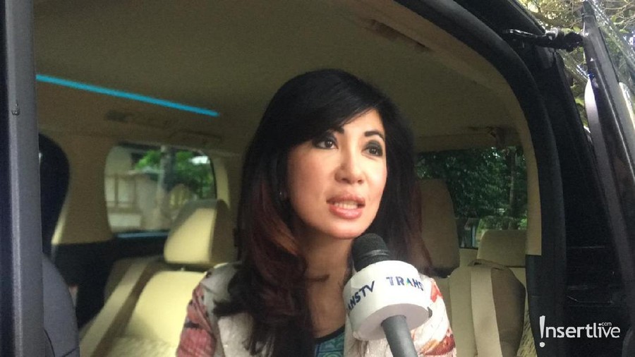 Kabar akan menikahnya Reino Barack dengan Syahrini sudah semakin santer berhembus. Sahabat sekaligus rekan bisnis Reino, Sonia Wibisono, mulai beri gambaran.