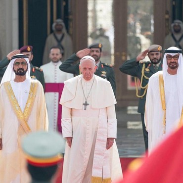 Sambutan Hangat Perdana Menteri UEA pada Paus Fransiskus