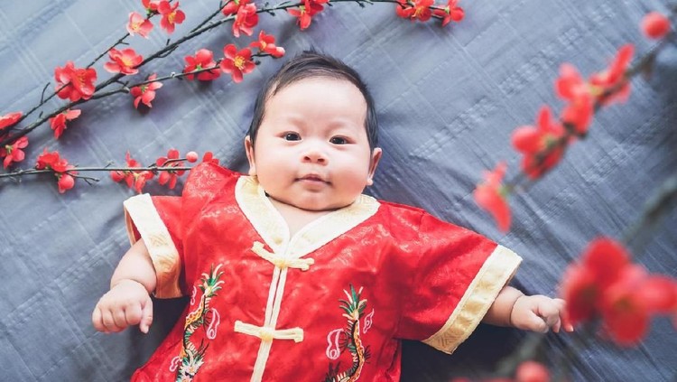 Selamat tahun baru imlek! Si kecil yang lahir di tahun babi tanah diprediksi memiliki karakter seperti ini, Bun.