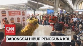 Barongsai Hibur Pengguna KRL