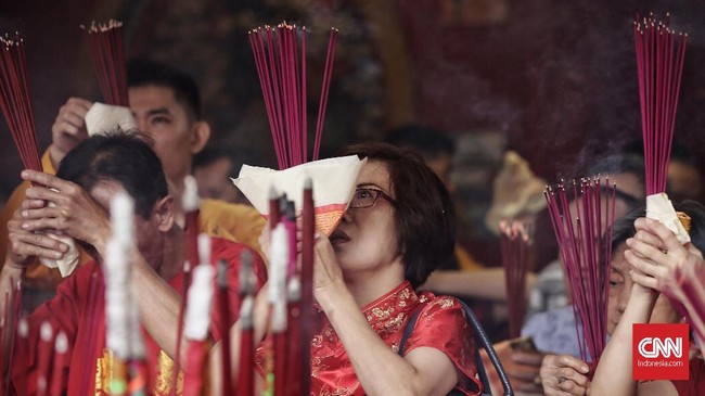 Wihara Dharma Bakti kedatangan lebih dari 11 ribu orang selama perayaaan Imlek 2019 menyambut Tahun Babi Tanah.