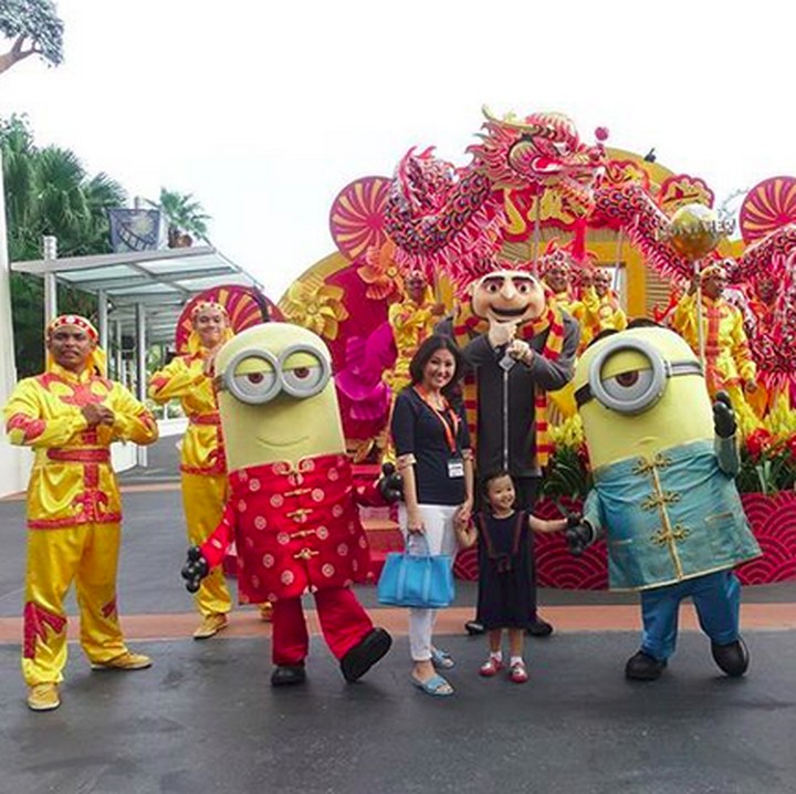 <p>Thalia foto bareng Minion dulu ya ditemani Bunda <a href="https://hot.detik.com/celeb/d-4362786/sarwendah-tak-sabar-nantikan-anak-kedua" target="_blank">Sarwendah</a>. (Foto: Instagram @sarwendah29)</p>