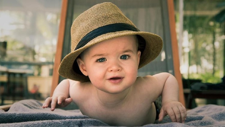Bunda sedang mencari nama yang pas untuk si kecil? Berikut ini, HaiBunda punya rangkuman 50 nama bayi laki-laki bermakna cerah yang bisa jadi inspirasi nih!
