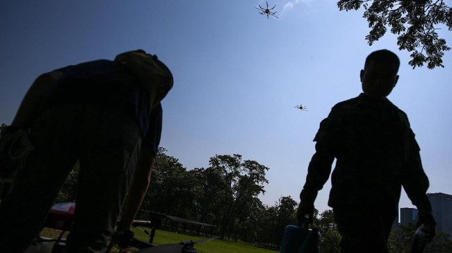 Amazon menyebut layanan pengantaran barang belanja online menggunakan drone di layanan e-commerce miliknya akan siap dalam beberapa bulan mendatang.
