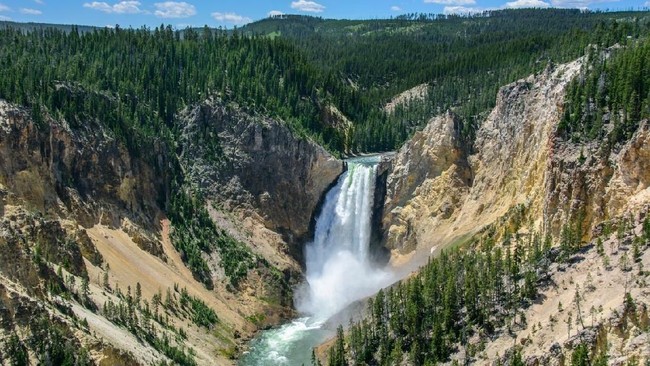 Yellowstone Falls in National Park, Wyoming USA