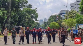 Long March Demo, Lalu Lintas Sekitar Istana Dialihkan