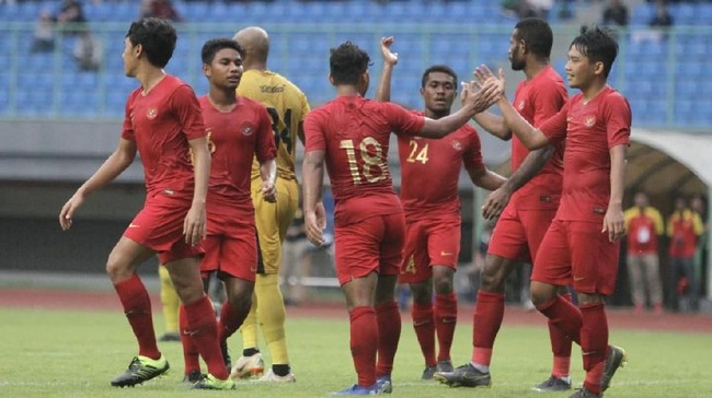 Madura United menjamu Timnas Indonesia U-22 berakhir imbang 1-1 pada laga uji coba di Stadion Gelora Bangkalan, Selasa (12/2).
