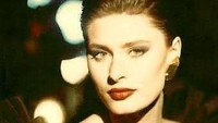 Dahulu Hidup Glamor, Model Cantik Ini Sempat Jatuh Miskin Jadi Gelandangan