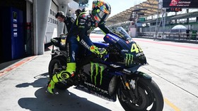 Valentino Rossi Pamer Helm Baru di Tes MotoGP 2019