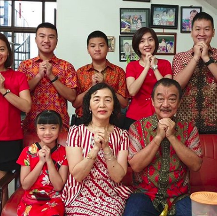 <p>Perayaan tahun baru <a href="https://news.detik.com/berita/d-4415174/hadiri-perayaan-imlek-hendi-saya-harap-tahun-ini-bawa-kedamaian" target="_blank">Imlek</a> jatuh pada tanggal 5 Februari 2019. Di Indonesia, keluarga besar biasanya berkumpul di rumah anggota keluarga tertua. (Foto: Instagram @rosan1209)</p>