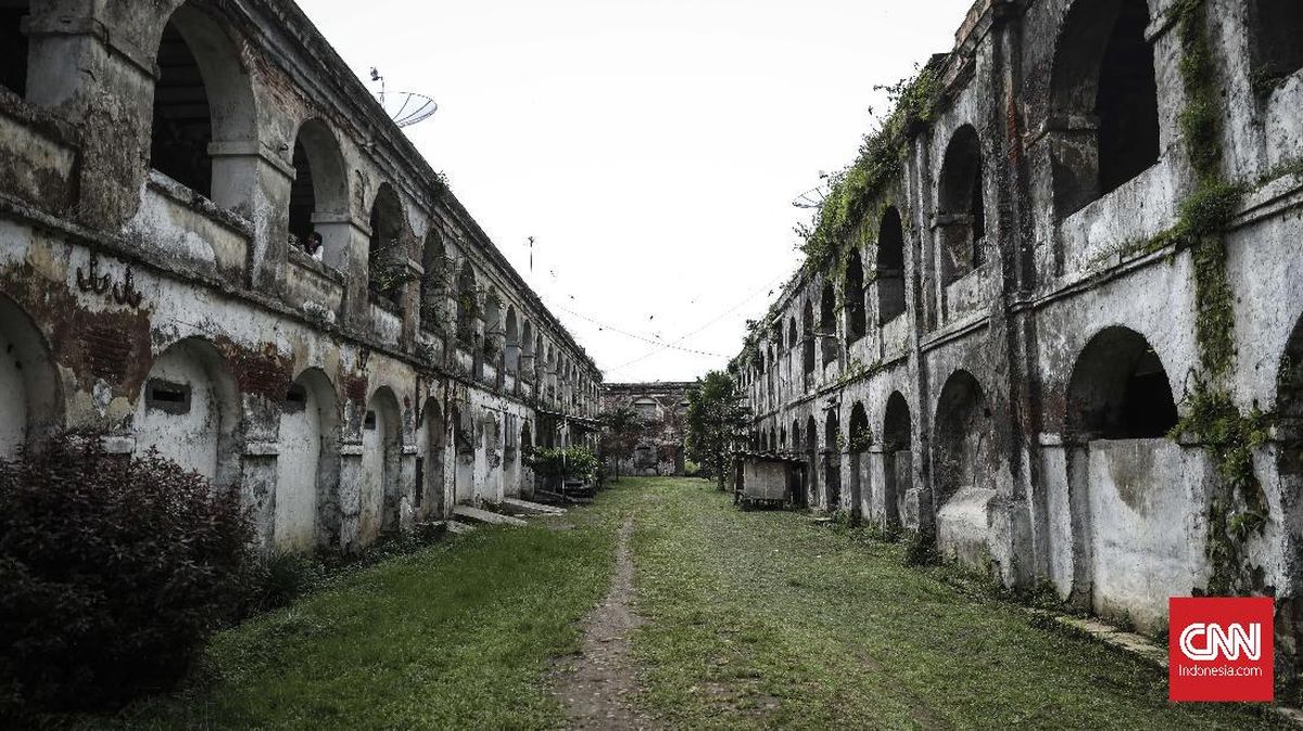 Lebaran dan Kisah yang Terkubur di Benteng Pendem Cilacap