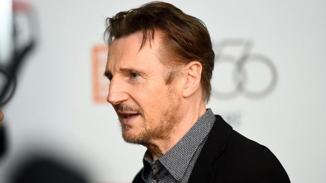 Liam Neeson pernah ditawarkan peran James Bond tapi ditolak karena mendiang istrinya pernah "mengancam" bakal membatalkan pernikahan.