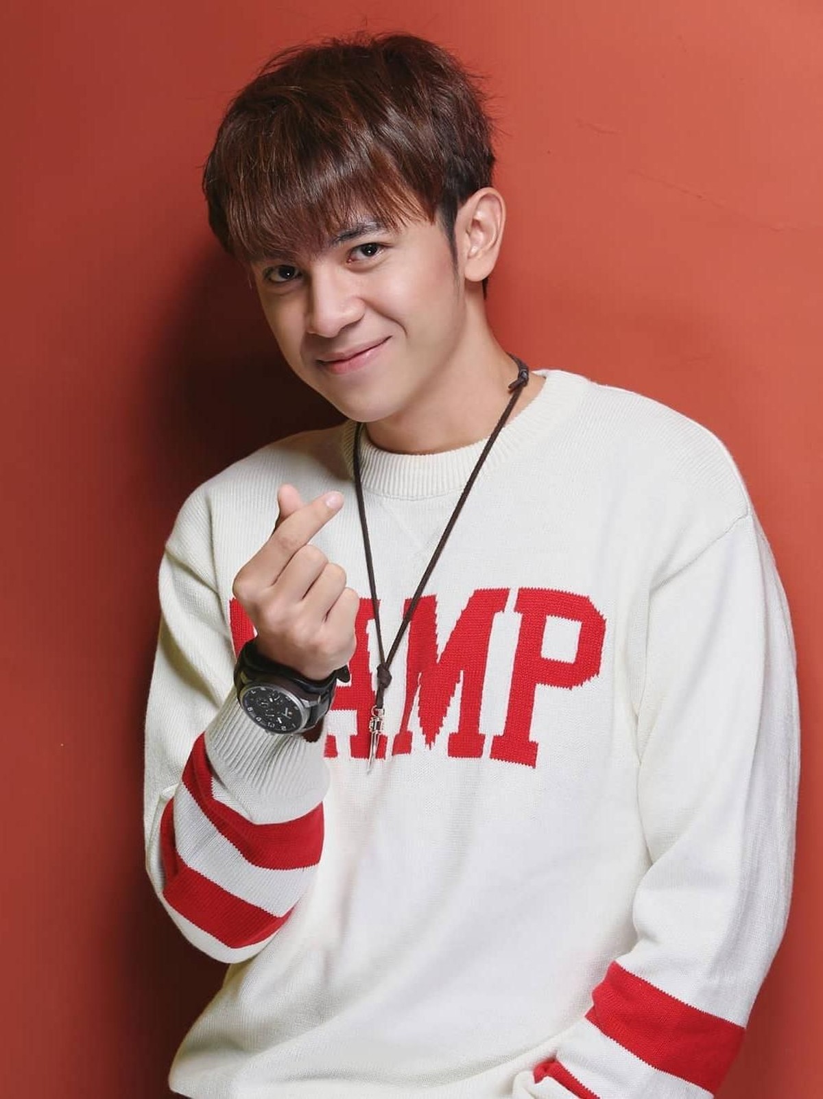 Dikabarkan tengah dekat dengan anak Sule&comma; Putri Delina&comma; berikut Inserlive sajikan enam pesona dari aktor Dede Satria&period;