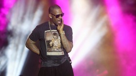 Penyanyi R Kelly Diduga Bangkrut