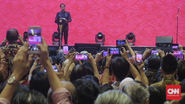 Presiden Jokowi meminta agar semua masyarakat menggunakan hak pilihnya dalam Pileg dan Pilpres pada hari pemungutan saura, 17 April 2019 mendatang.