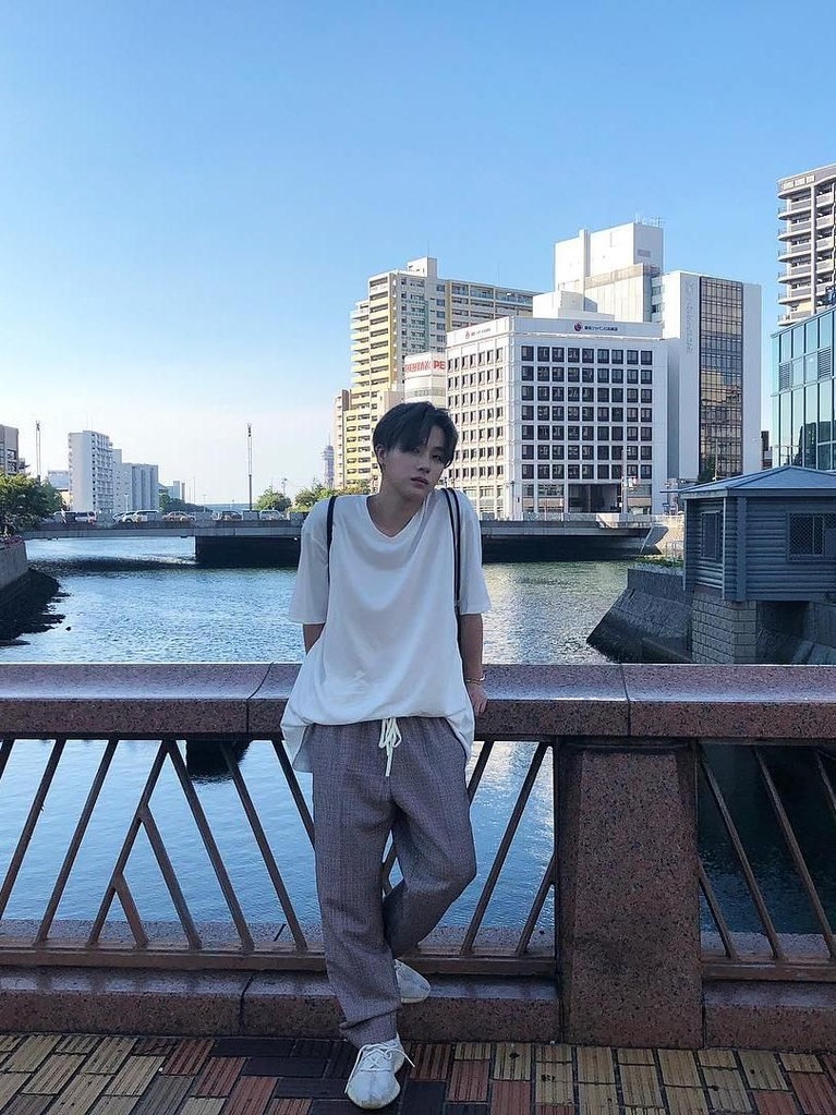 7 Potret Jay iKon yang Bikin iKONIC Terpesona Genap berusia 24 tahun, seperti apa sih potret Jay iKon yang bikin para penggemar, iKONIC, terpukau? Insertizen yang pensaran intip yuk!