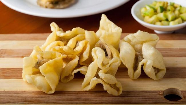 Imlek, Australia Pecahkan Rekor Makan Pangsit Terbanyak Saat Imlek tiba, warga Sydney, Australia memecahkan rekor dengan makan pangsit bersama. Mereka memecahkan rekor makan pangsit terbanyak.