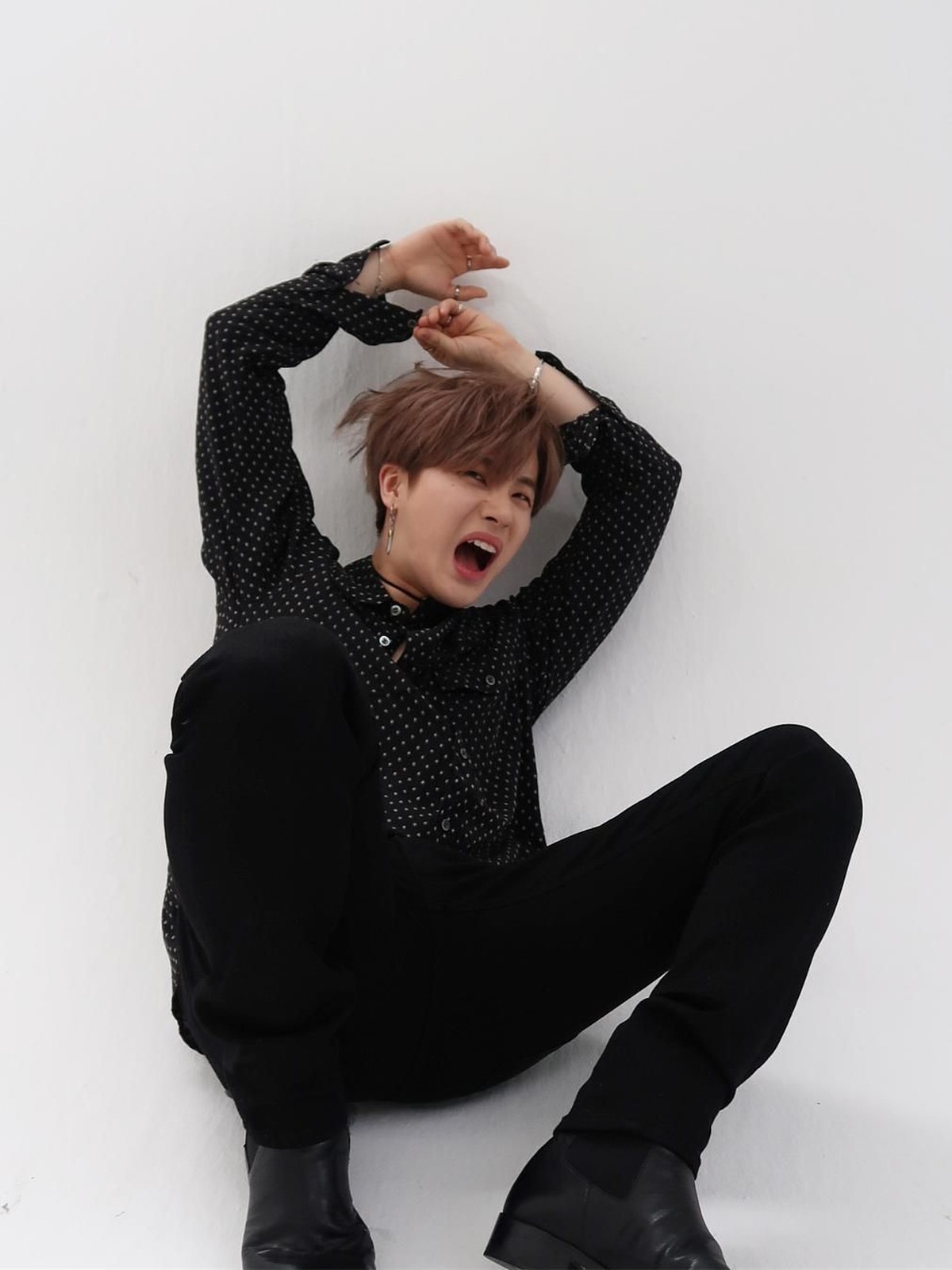 Genap berusia 24 tahun&comma; seperti apa sih potret Jay iKon yang bikin para penggemar&comma; iKONIC&comma; terpukau&quest; Insertizen yang pensaran intip yuk&excl;