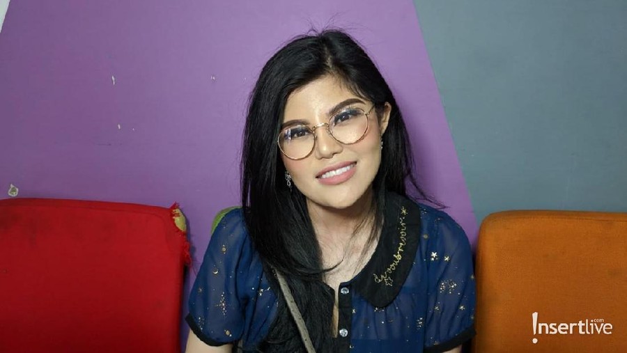 Kandasnya hubungan Dita Soedarjo dan Denny Sumargo tak membuat dara cantik 26 tahun ini trauma dalam menjalin hubungan baru.