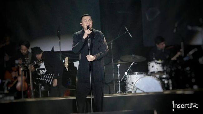 Lirik Lagu Jangan Cintai Aku Apa Adanya - Tulus