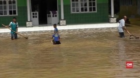 VIDEO: Sungai Bener Meluap, Rumah dan Sekolah Banjir