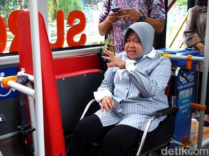 Doa Susi Pudjiastuti untuk Kesembuhan Walikota Surabaya Risma