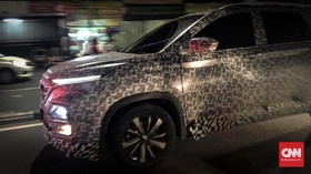 Mobil Prototipe Wuling Almaz Masih Berkeliaran di Jakarta