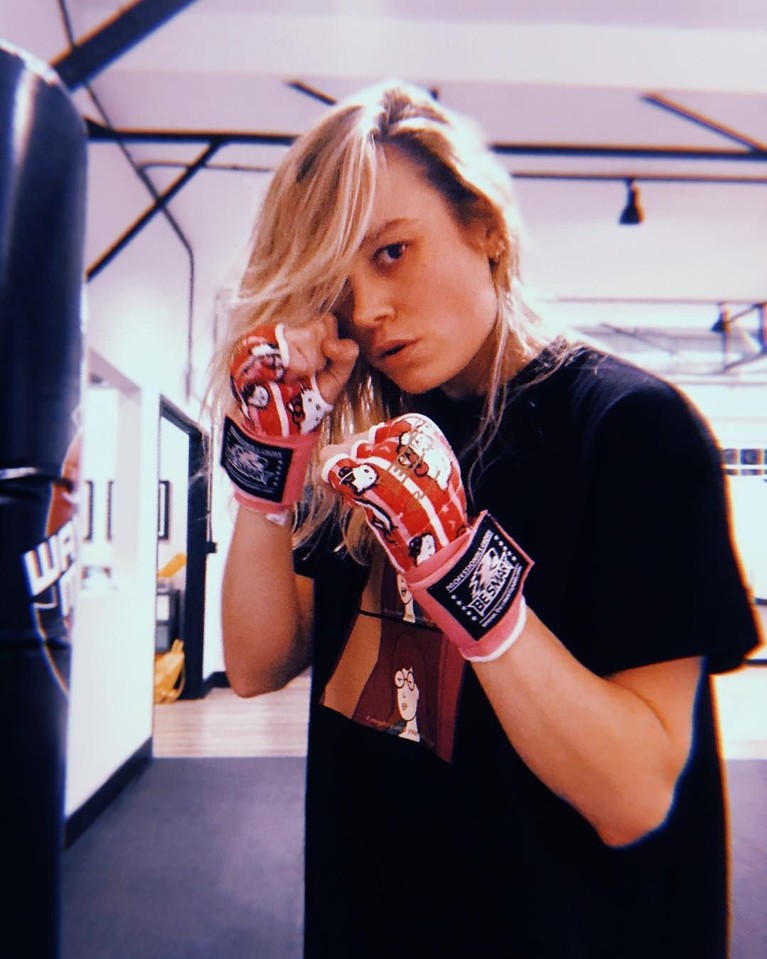 6 Potret Brie Larson, Superhero Wanita Pertama Marvel Studios Film Captain Marvel akan segera tayang pada 8 Maret mendatang. Sosok Captain Marvel sendiri diperankan oleh Brie Larson, pemenang Aktris Terbaik Oscar 2016.