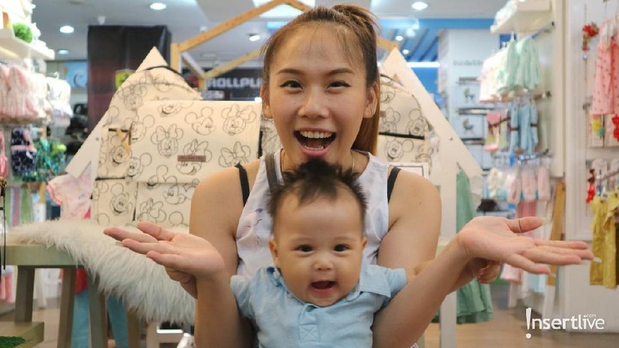 Cheryl Juno ceritakan pengalaman pertamanya menerapkan MPASI pada anak, Ryu Alexander Panjaitan.