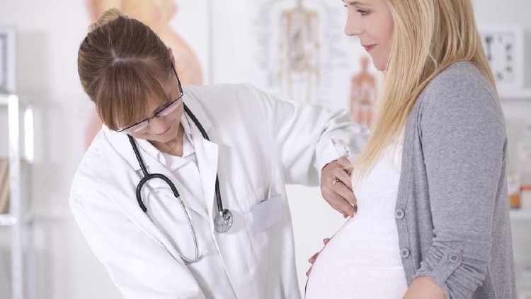 Minggu ke-35 dan ke-36 Bunda, begini lho perkembangan si kecil di kandungan saat usia kehamilan Bunda memasuki minggu ke-33 sampai ke-36.