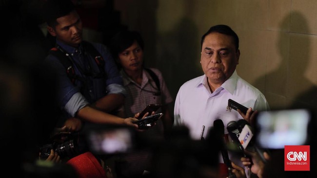 Ketua Dewan Pembina Persija Jakarta Syafruddin tidak mendukung penyelenggaraan Kongres Luar Biasa [KLB] untuk memilih ketua umum PSSI pengganti Edy Rahmayadi.