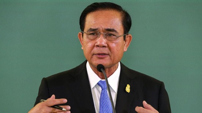 Perdana Menteri Thailand, Prayut Chan-O-Cha, mengecam tiga ledakan bom yang terjadi di sejumlah tempat dan melukai tiga orang di Bangkok pada Jumat (2/8).