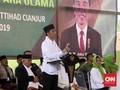 Di Alun-alun Cianjur, Jokowi Beli Lukisan Senilai Rp10 Juta