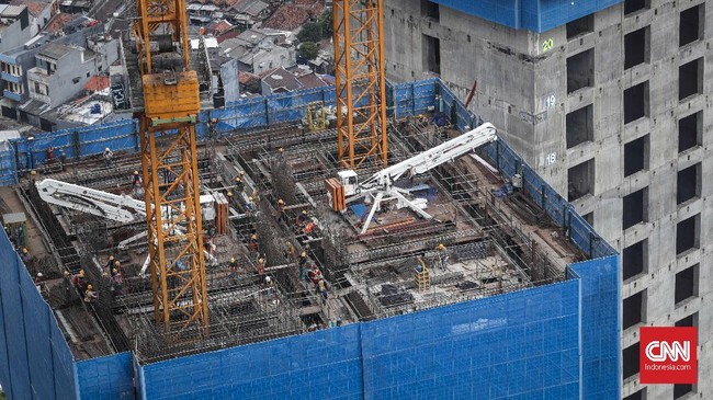 Selama 10 tahun pemerintahan Presiden Jokowi telah melakukan banyak pembangunan demi kemajuan Indonesia, mulai dari infrastruktur fisik hingga digital.