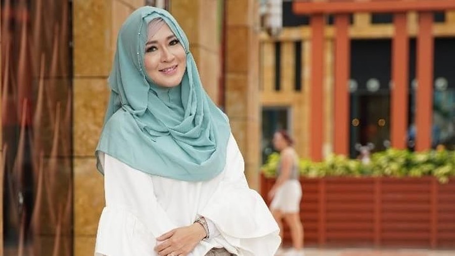 Ibu Meninggal Dunia, Okie Agustina: Sosok yang Luar Biasa Ditinggalkan untuk selama-lamanya, Okie Agustina mengaku sang ibunda adalah sosok perempuan yang luar biasa.