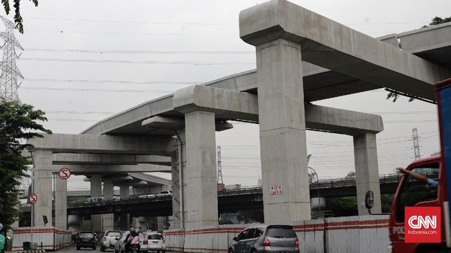 PT Adhi Karya Tbk menyebut progres pengerjaan LRT Jabodebek telah mencapai sekitar 60 persen. Struktur proyek lintasan Cawang-Cibubur juga telah tersambung.