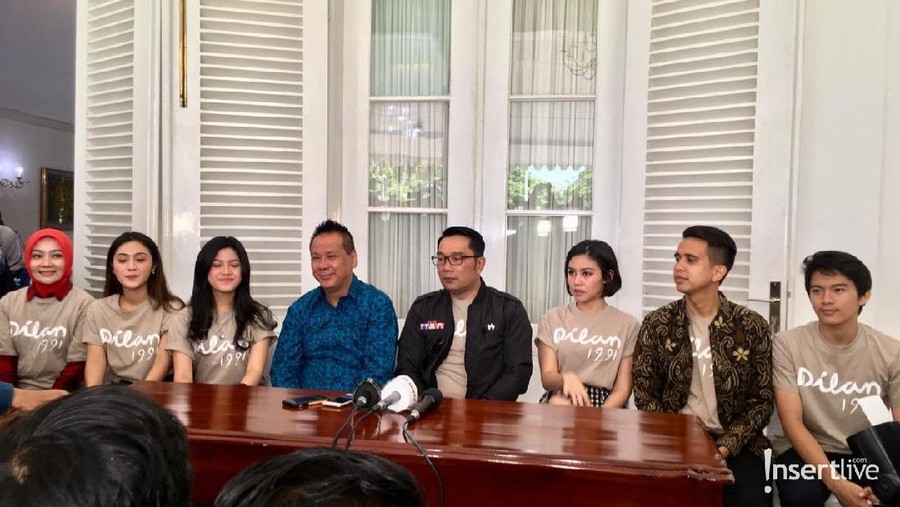 24 Februari Jadi Hari Dilan, Vanesha Prescilla: Ini Spesial Bandung, 24 Februari mendatang telah diresmikan menjadi hari Dilan oleh Ridwan Kamil, Vanesha ungkap rasa senangnya.
