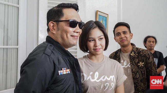 Gubernur Ridwan Kamil diingatkan bahwa tak semua pasangan cerai berasal dari kalangan ekonomi mampu, menyulitkan ketika diminta sumbang 100 pohon.