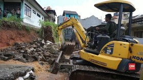 VIDEO: Polisi Investigasi Tanggul Jebol di Bandung