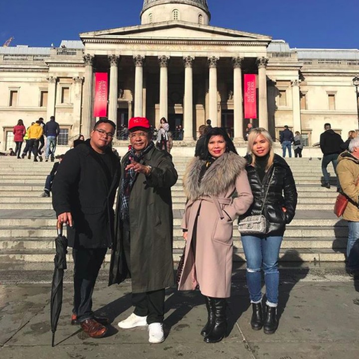 <p>Di sela-sela kesibukannya, Hotman Paris selalu menyempatkan waktu untuk liburan bersama keluarga. (Foto: Instagram @hotmanparisofficial)</p>
