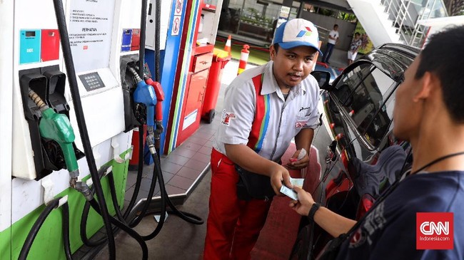 PT Pertamina (Persero) menargetkan seluruh SPBU melayani transaksi nontunai pada 2020.