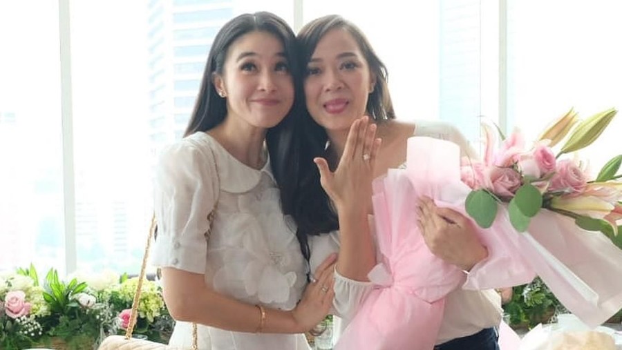 Yuanita Christiani Segera Nikah, Sandra Dewi Ungkap Rasa Haru Sandra Dewi mengungkap perasaan haru ketika sang sahabat, Yuanita Christiani, segera menikah.