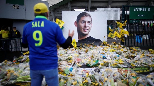 Emiliano Sala telah dimakamkan di kota kelahirannya di Progreso, Provinsi Santa Fe, Sabtu (16/2), setelah tiga pekan lalu mengalami kecelakaan pesawat.