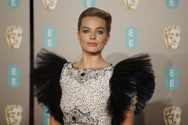 FOTO: Selebriti Berbusana Terbaik di BAFTA Awards 2019 FOTO: Selebriti Berbusana Terbaik di BAFTA Awards 2019