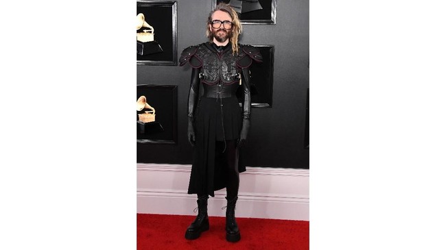 FOTO: Busana-busana Penuh Drama di Grammy Awards 2019