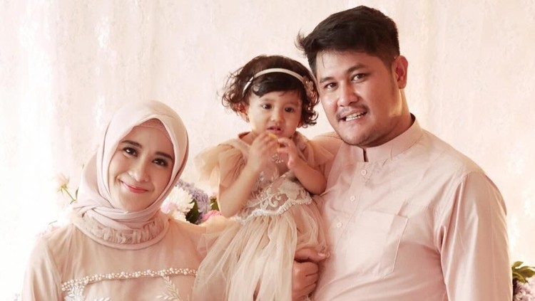 Boleh Menyusui Dua Anak Bersamaan Seperti Ryana Dea, Tapi... Melakukan tandem nursing seperti Ryana Dea, ini hal yang mesti diperhatikan.