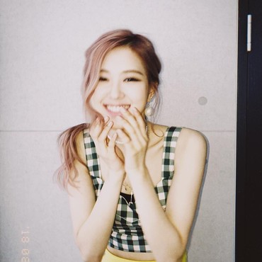 Terpopuler: Rose BLACKPINK Solo Karir vs Syarat Warisan Hotman Paris