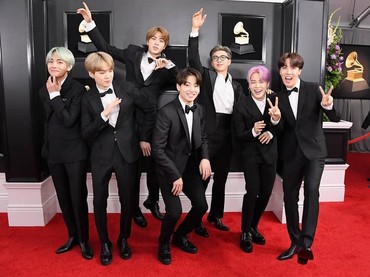 6 Potret Rona Bahagia BTS Tampil di Grammy Awards 2019